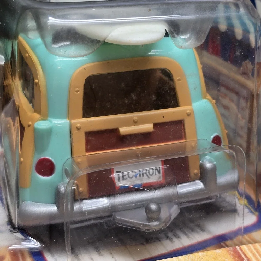 Vintage The Chevron Cars 1999 Sally's Surf Shack Woody Wagon In‎ Package
